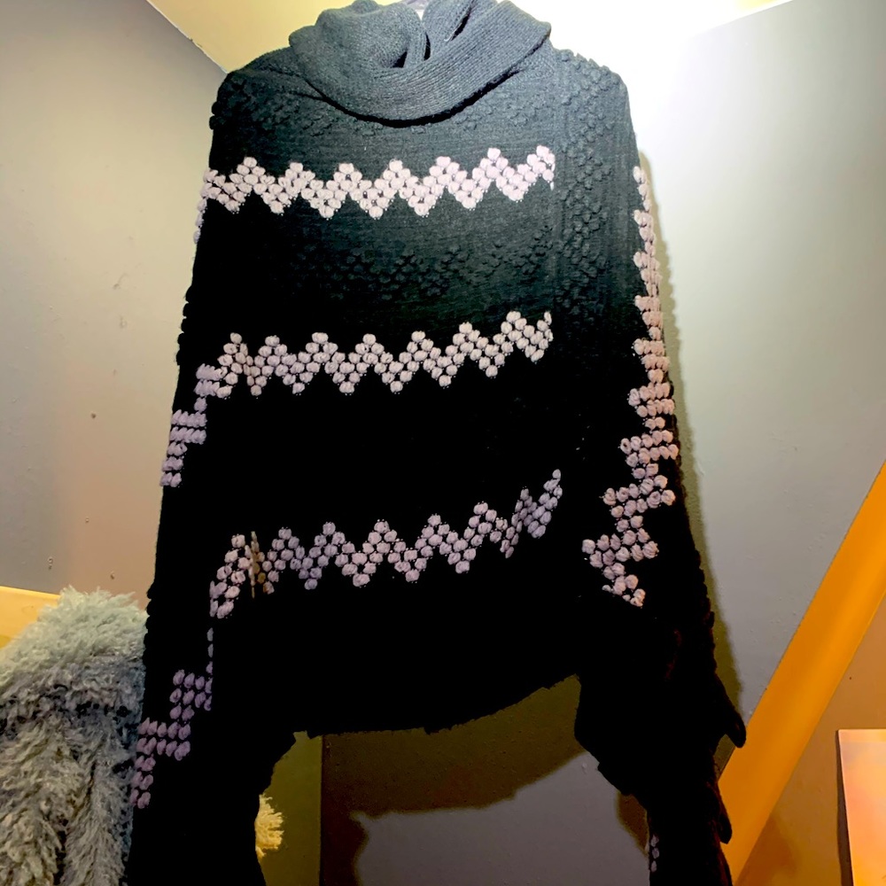 Poncho sweater
